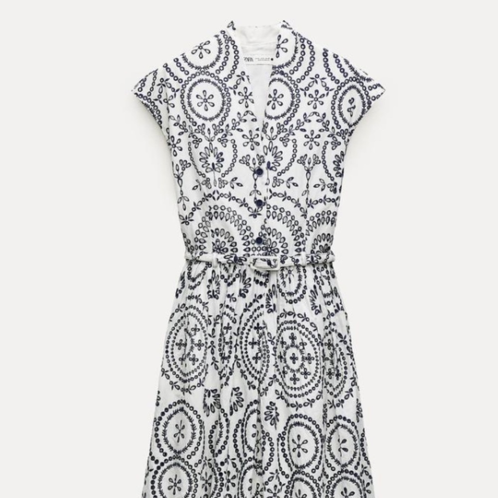 CONTRAST EMBROIDERED DRESS ZW COLLECTION | size SMALL | looks new